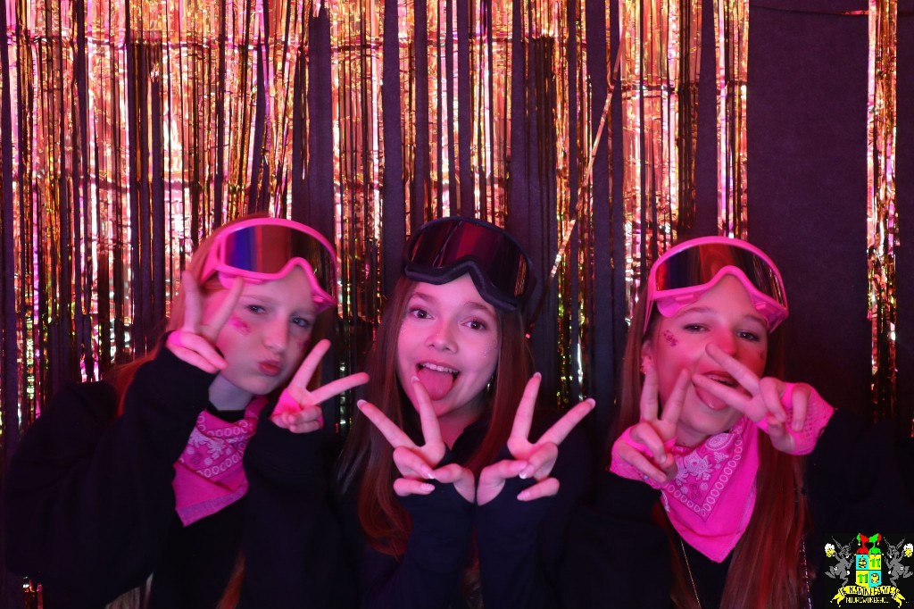 ../Images/Jeugd Opwarmbal Photobooth 272.jpg